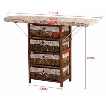 Gabinete de almacenamiento de madera con tabla de planchar