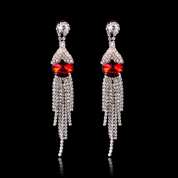 Boucles d&#39;oreilles strass rouges Boucles d&#39;oreilles pampilles