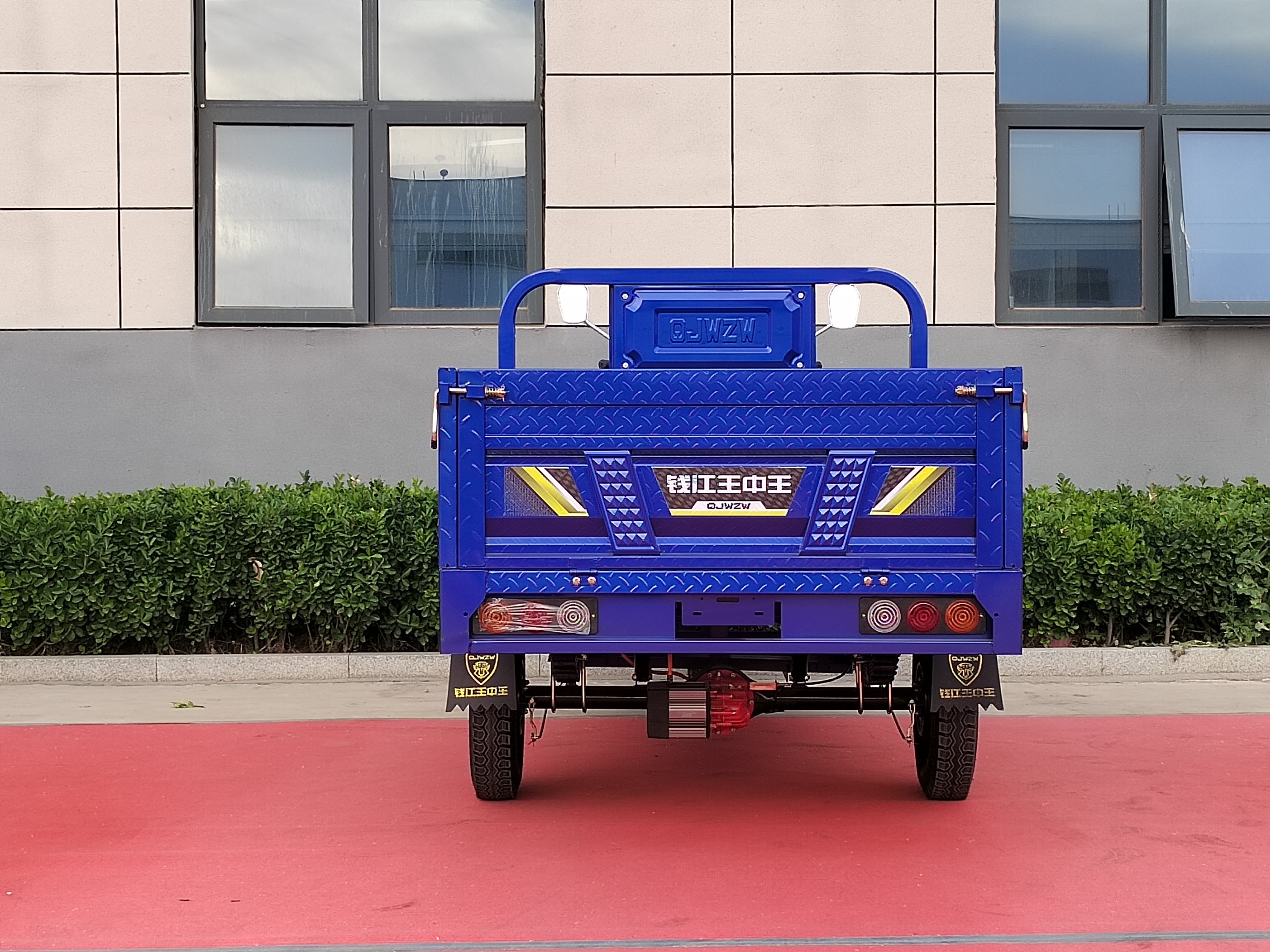 The third-generation Luba 180 electric vehicle The third-generation Luba 180 electric vehicle