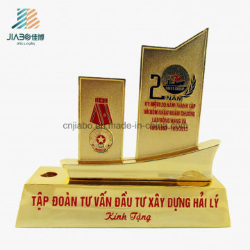 Free Sample Alloy Enamel Veitnam Custom Gold Militarty Souvenir Trophy