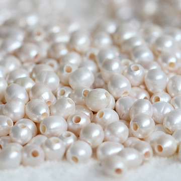 10-11mm Large Hole Rice Freshwater Pearl Bead Strands (E180011)