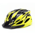 Casco de ciclismo en bicicleta