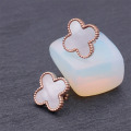 Brincos de trevo de quatro folhas meninas studs