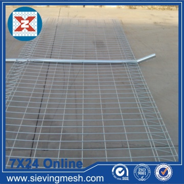 Galvanised wire mesh fence panels