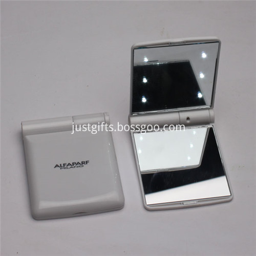 Promotional Portable Make Up Mirrors W Lights1