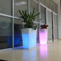 Cubo de hielo para exteriores con cambio de color LED