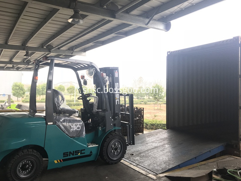 4 units 3 ton forklifts exported to ALGERIA from sheri (1)