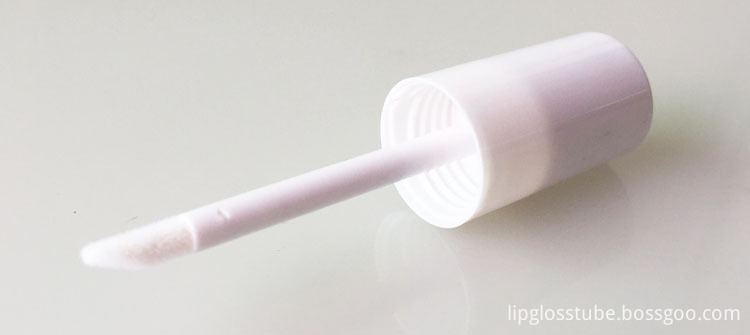 Lip Gloss tueb brush