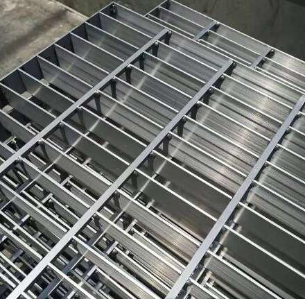 Swaged Flush-Top Aluminum Grating