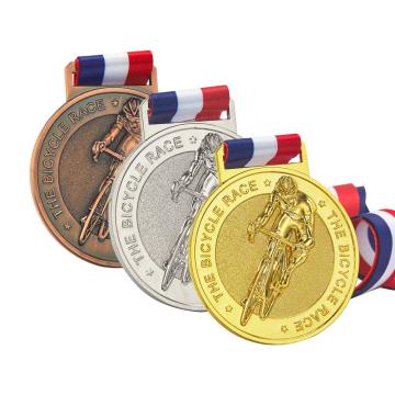 Médaille de marathon de cyclisme pour jeunes adultes Finisher antique