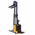 1,5 Tonnen 4,5 Meter Walkie Stacker -Gabelstapler