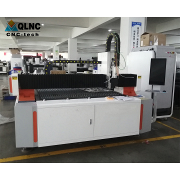 Закрытый 3000W 3015 CNC Fiber Laser Cutter