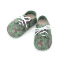 Ventas al por mayor Diseños especiales Army Green Boy Zapato