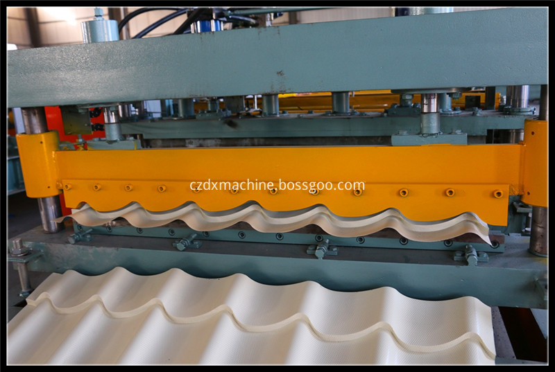 Glazed steel roof tile roll forming machine