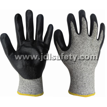 Hppe Knitted Safety Glove with Foam Nitrile Dipping (ND8047)