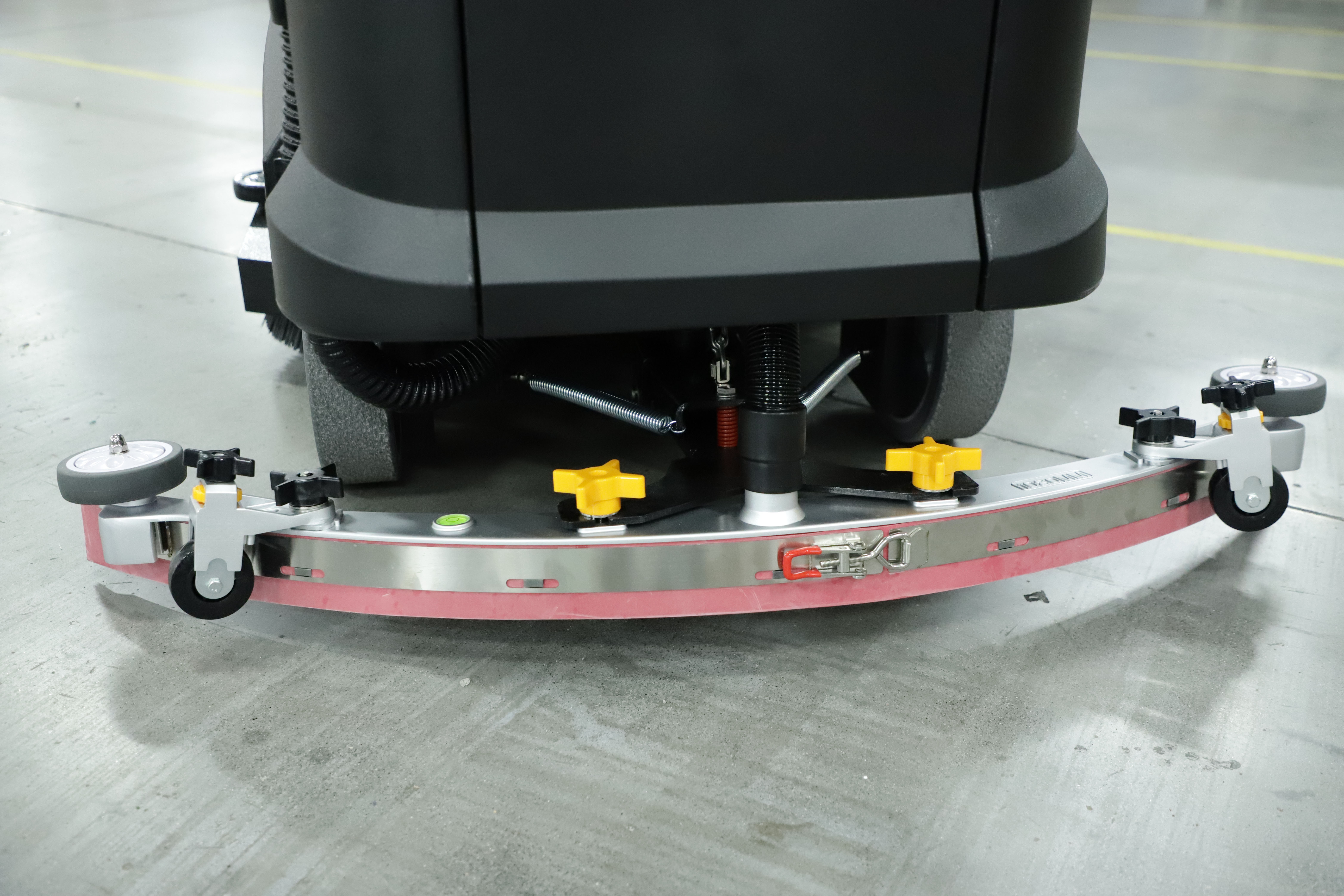 Industrial floor scrubber Industrial floor scrubber