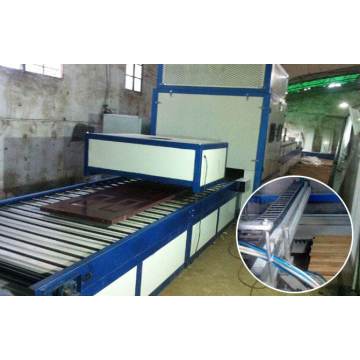 Conveyor belt drying oven