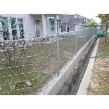 Roll Up Top Mesh Fence Panels