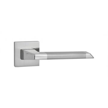 Latest style,chrome aluminum door handle on square rose
