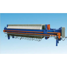 Máquina com sistema de filtração por prensa para tratamento de água residual