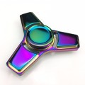 Spinner más nuevo del hilandero del triángulo del arco iris del metal de la mano