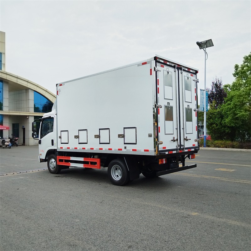 Thermostatic transport vehicle Thermostatic transport vehicle