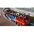 Doppeldecker-Sightseeing-Bus mit offenem Verdeck