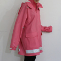 Impermeable con capucha de color rosa oscuro impermeable PU