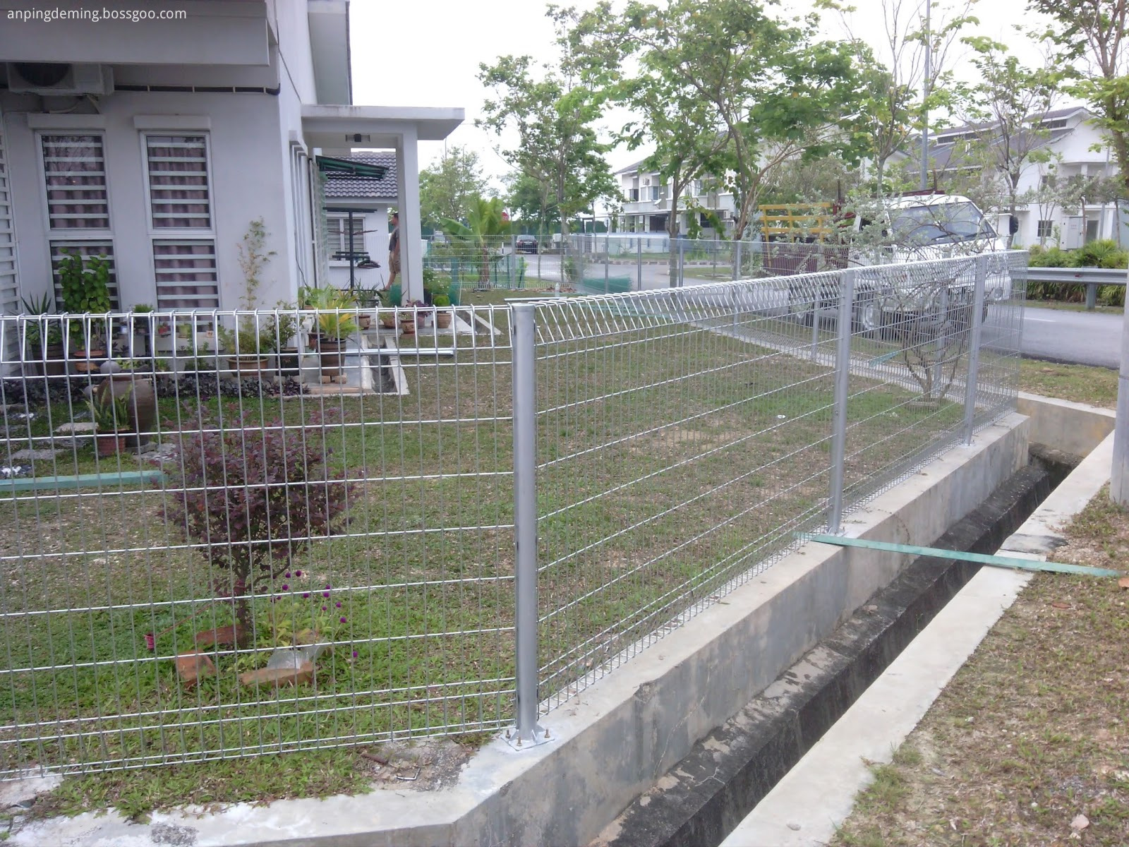 BRC Fence Installing