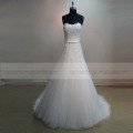 Exquisito amor A-line brillantes lentejuelas flores y perlas vestido de novia tren capilla