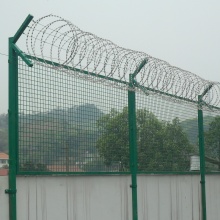 Welded construction hot galvanized wire mesh fence