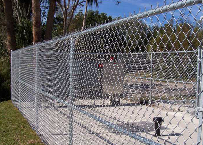 Chain link mesh anti-intruder fence