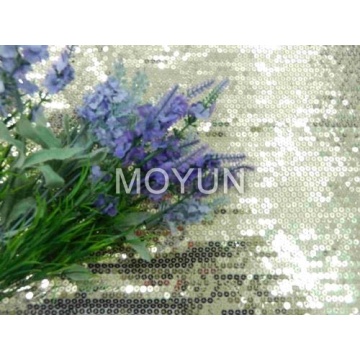 POLY MESH AVEC BRODERIE DE SEQUIN 5MM 50 52 "