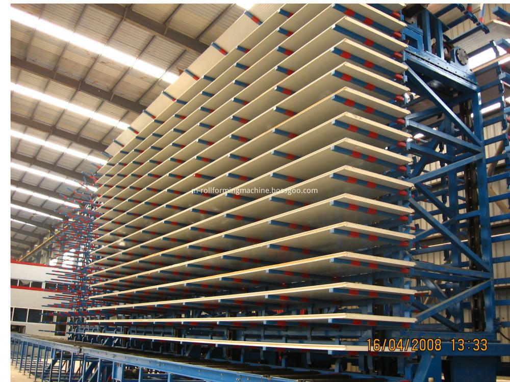 Polyurethane-sandwich-panel-