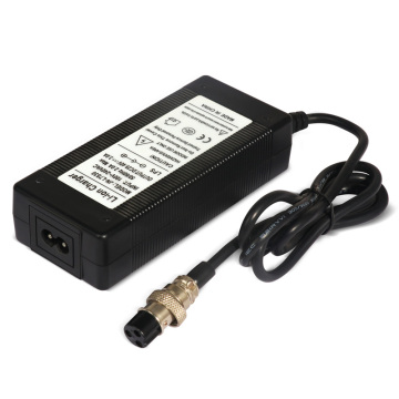 Chargeur de batterie Li-ion 29,4V 3A pour aviation Plug Factory