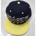 Handgemachte Buchstaben niet Spike Studed Mode Punk Hiphop Snapback flache Spitze Kappe