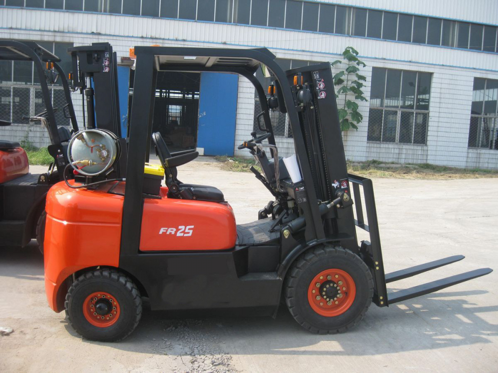 Gasoline Forklift 2 T