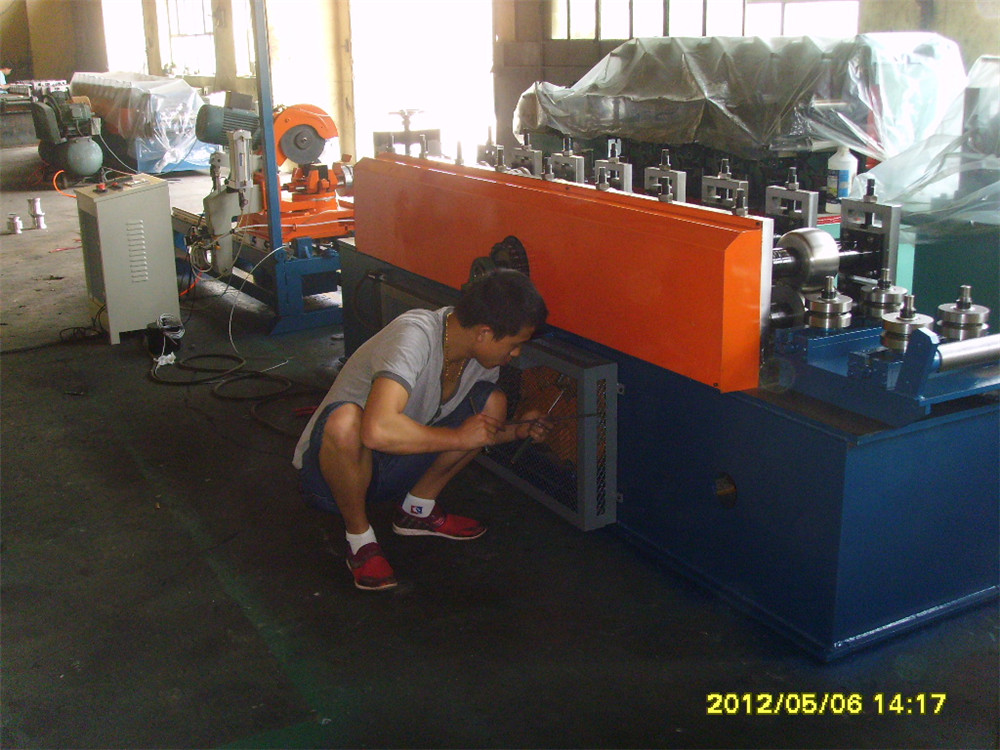 welded pipe machine tracking cutting saw