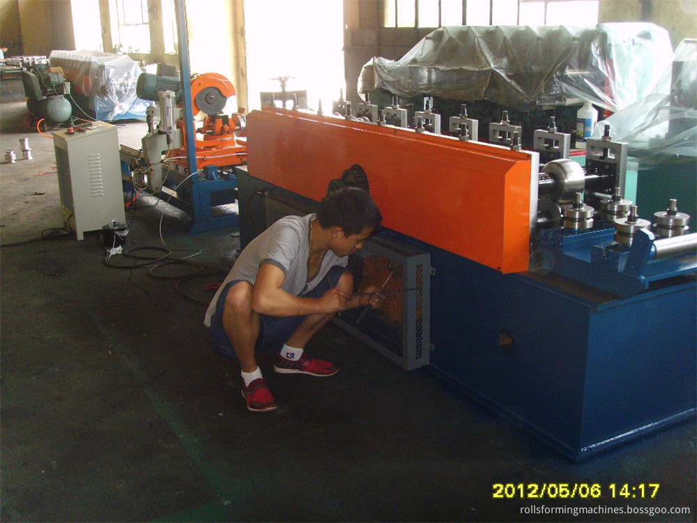 welded pipe machine tracking cutting saw