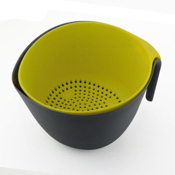 2 Pieces Plastic Colander Bowls With Handle