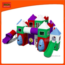 Pequeños niños Indoor Plastic Playground Equipment