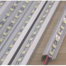 Tira rígida de LED con extrusión de aluminio