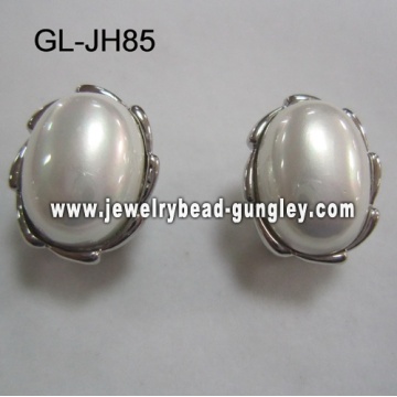 shell pearl stud earrings