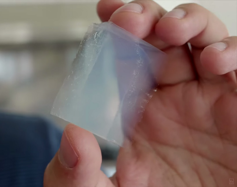 aerogel-twice-as-dense-as-air-and-the-lightest-material-in-the-world-designboom-8