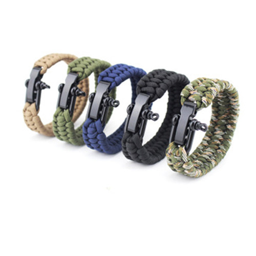 Shackle Paracord Bracelet