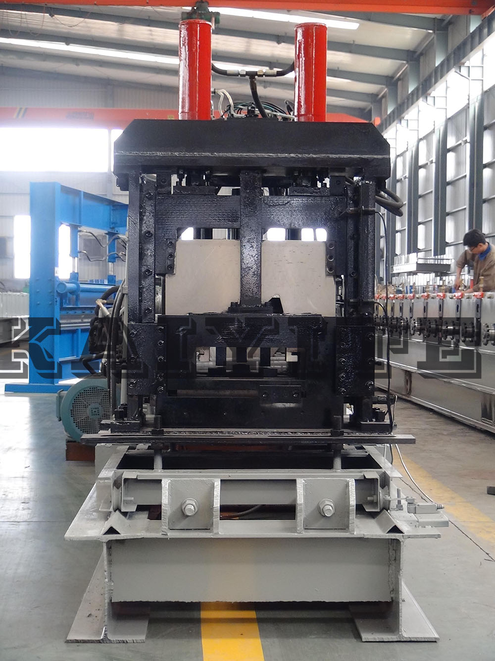 C channel roll forming machine