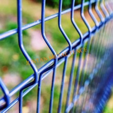 PVC coated triangle welded wire mesh fence bending