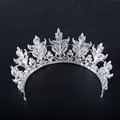 Couronne en perle de type fleur pour la reine