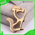 Adorável 18k ouro cheio CZ gato pingente colar