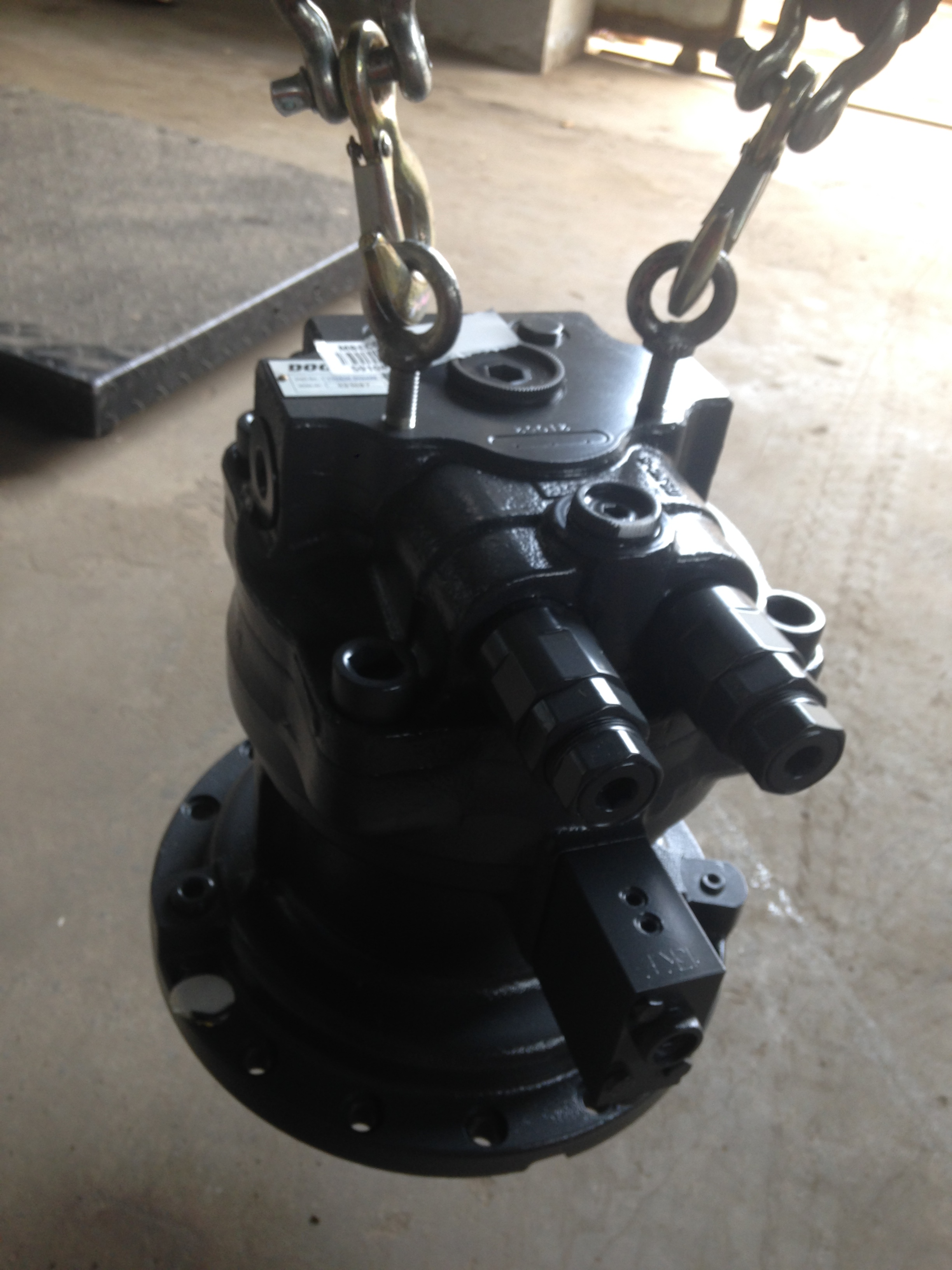 DX225 swing motor (5) DX225 swing motor (5)